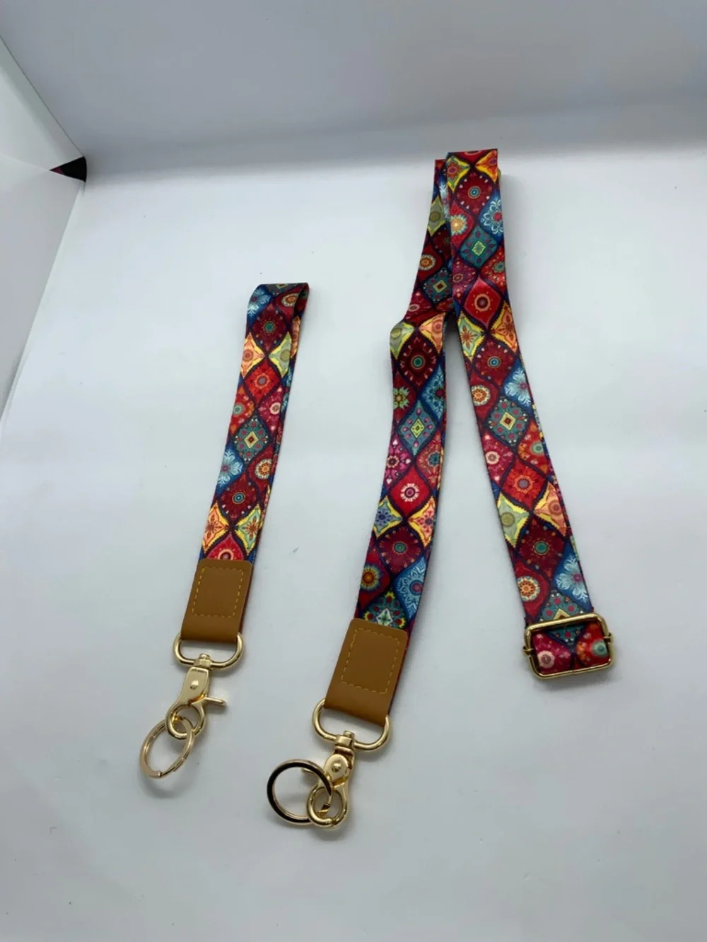 Phone Crossbody Lanyard Strap with Colorful Geometric Print - Multicolor